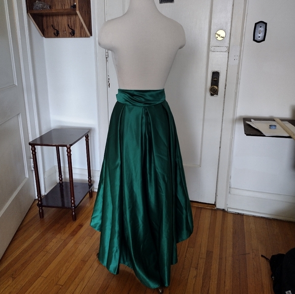 NWT Evergreen Satin Skirt - Picture 2 of 6